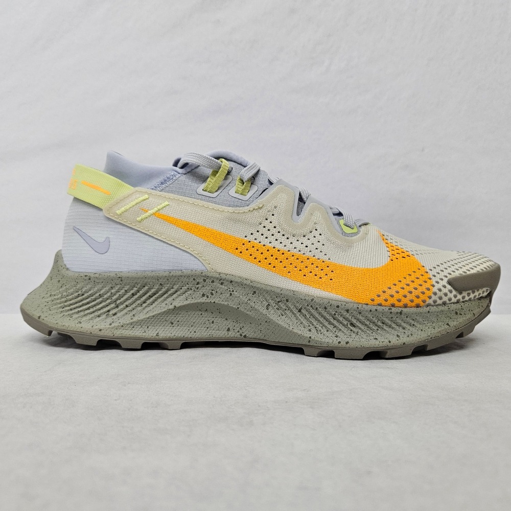 Nike Women's Light Gray/Neon Orange Athletic Running Shoes - Picture 2 of 9